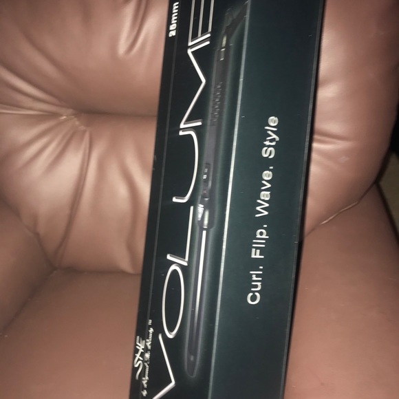 Volume 25mm Beyond the Beauty black curling styler - Picture 2 of 6